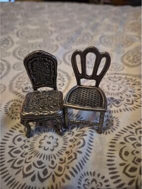 2 NEW VIEW ORNATE MINIATURE CHAIR CARDHOLDER